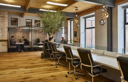 44 Person affice available + 2 internal meeting room