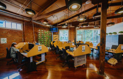 6 Person Serviced Office 