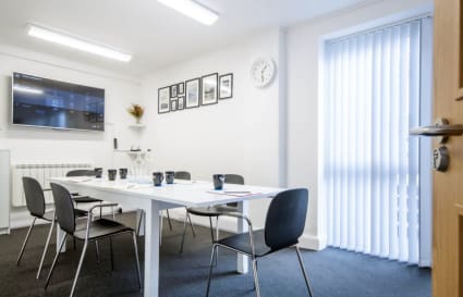 7 Person Private Office in Hove | 251 Sq. Ft.