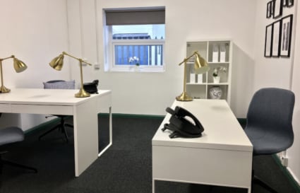 3  Person Office Space in Wimbledon | 115 Sq. Ft. 