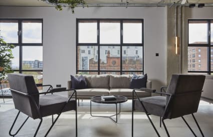 Private Office for up to 17 people