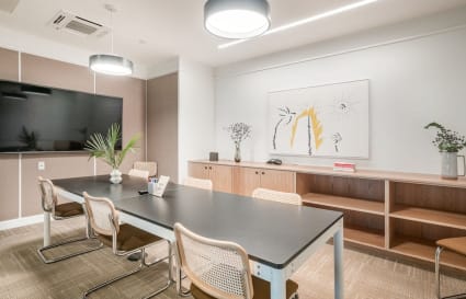 225 W 39th St, New York