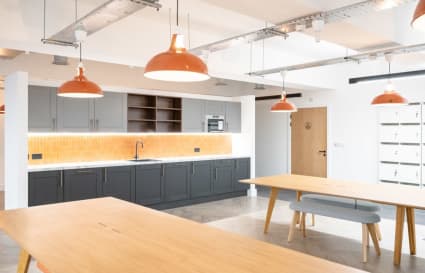 External Private Office for up to 6 People | 250 Sq. Ft.
