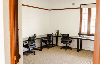 4 Person Serviced Office 