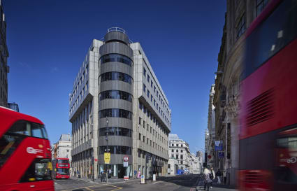 38 Person Private Office in London | 2,200 Sq. Ft.