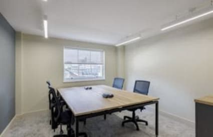 5 Person Private Office in London