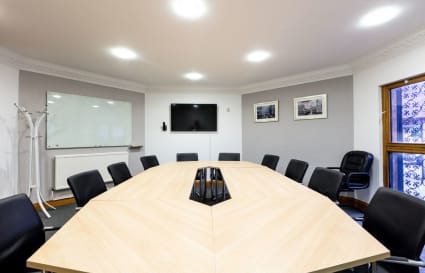 Private Office for up to 6 People