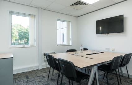 Private Office for up to 8 People | 310 Sq. Ft.
