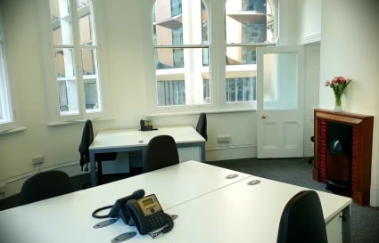 10 Person Private Office in London | 301 Sq. Ft.