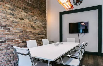 Private Office for up to 6 People 