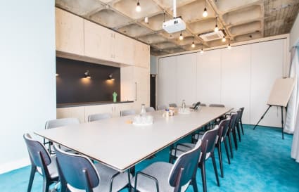 Private Office for up to 8 People | 251 Sq. Ft.