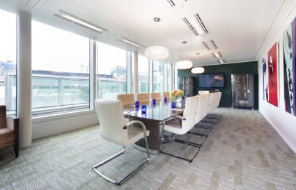 9 Person External Private Office in London | 326 Sq. Ft.
