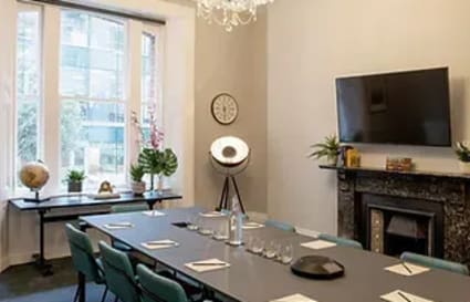 Private Office for up to 6 People