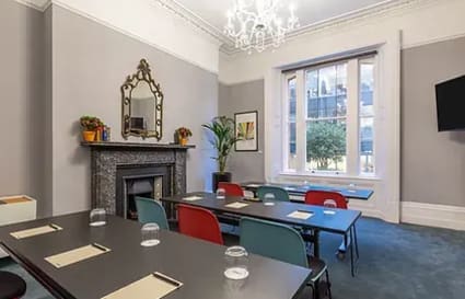 Private Office for up to 6 People
