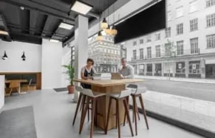 15 Person Internal Private Office with Meeting Room in London