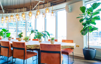 8 Person Private Office in London | 235 Sq. Ft.