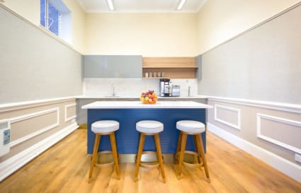 External Private Office for up to 7 People | 252 Sq. Ft.