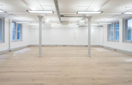 Private Office for up to 14 People | 978 Sq. Ft.