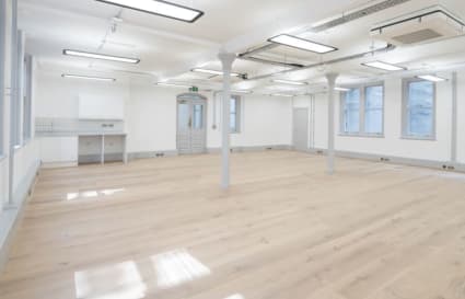 Private Office for up to 13 People | 939 Sq. Ft.
