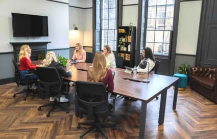 Private Office for up to 5 Desks