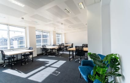 Private Office for up to 4 People | 107 Sq. Ft.