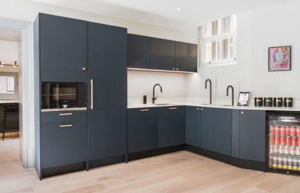 4 Person Private Office in London | 225 Sq. Ft.