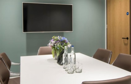 3 Person External Private Office in London | 175 sqft