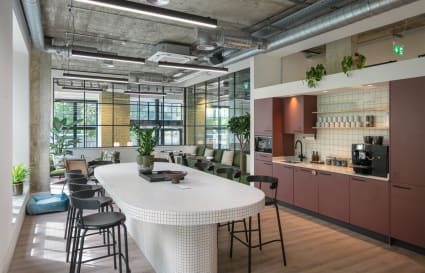 6 Person Private Office in London | 248 Sq. Ft.