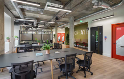 4 Person Private Office in London | 162 Sq. Ft.