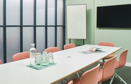 12 Person Private Office in Whitechapel with 3rd floor kitchen & breakout | 395 sq ft