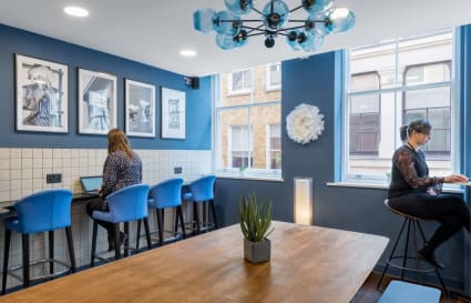 20 Person External Private Office with Meeting Room