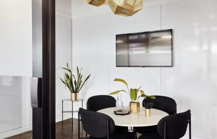 6 Person External Private Office in London | 185 sqm
