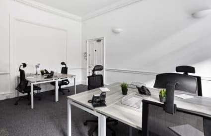 8 Person Office Available | 262 sqft