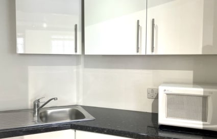 6 Person Managed Office in London | 379 sq ft