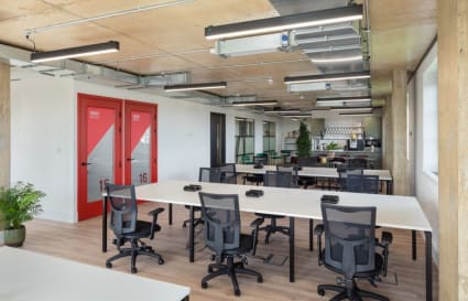 Private Office for up to 27 People | 1,370 Sq. Ft. 