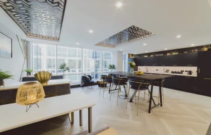 External Private Office for up to 10 People | 315 Sq. Ft.