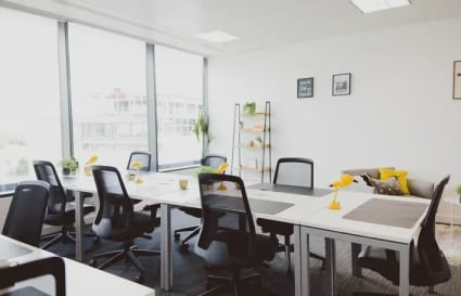 External Private Office for up to 14 People | 555 Sq. Ft.