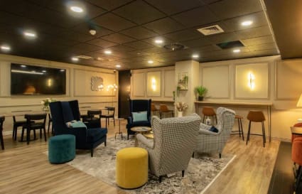 28 Person External Private Office in London | 980 Sq. Ft.