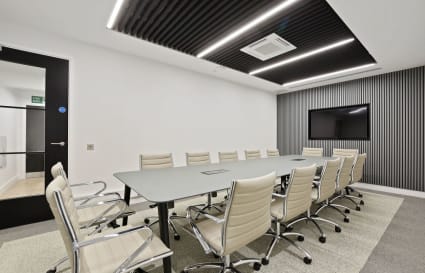 12 Person Private Office in London | 369 sq ft