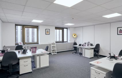 External Private Office for up to 10 People | 374 Sq. Ft.