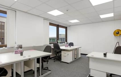 External Private Office for up to 4 People | 165 Sq. Ft.