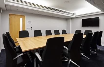 Private Office for up to 10 People | 285 Sq. Ft.