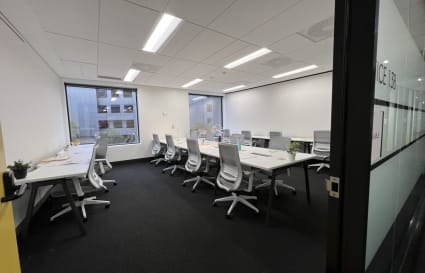 14-Pax Window Private Office in Canberra City