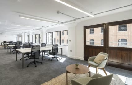 Private Office for up to 90 Desks with Meeting Room, Kitchen etc | 6,428 sq. ft.