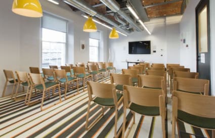 15 Person Private Office in London | 651 Sq. Ft.