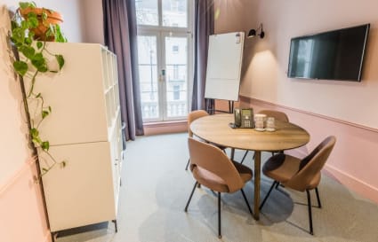 9 Person Private Office | 358 Sq. Ft.