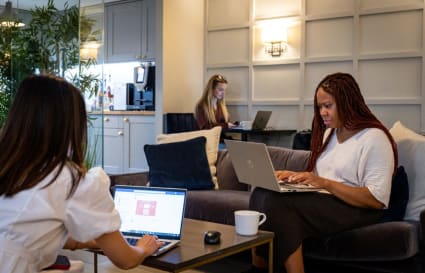 17 Person External Private Office in Mayfair | 584 Sq. Ft.