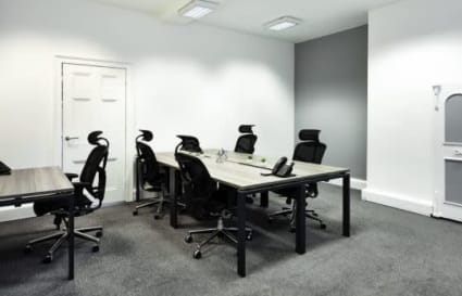 15 Person Private Office in London | 427 Sq. Ft.