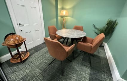 15 Person Private Office in London | 427 Sq. Ft.