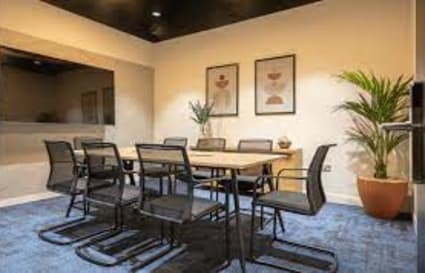 11 Person Private Office in Blackfriars | 465 Sq. Ft.